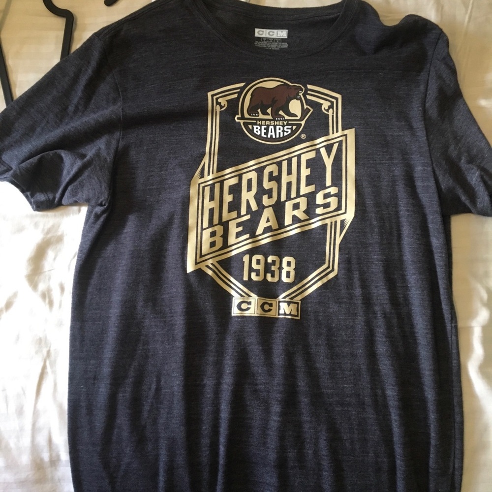 Hershey Bears t-shirt. Gently used.